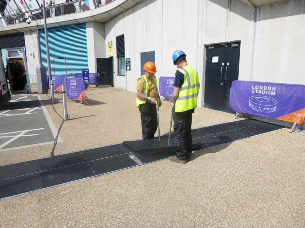 Fibrelite composite trench covers can be manually removed by two people using Fibrelite’s FL7 lifting handles (as seen in the above image on another site)