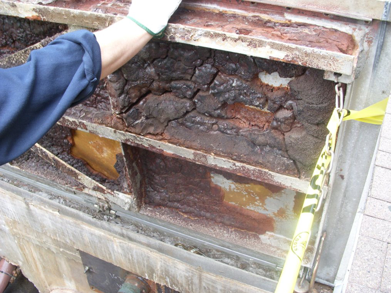 Degraded thermal insulation beneath the old aluminum aluminium vault covers
